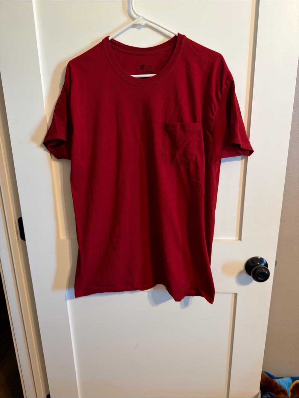 Hanes Men's Pocket Tee in Burgundy Red